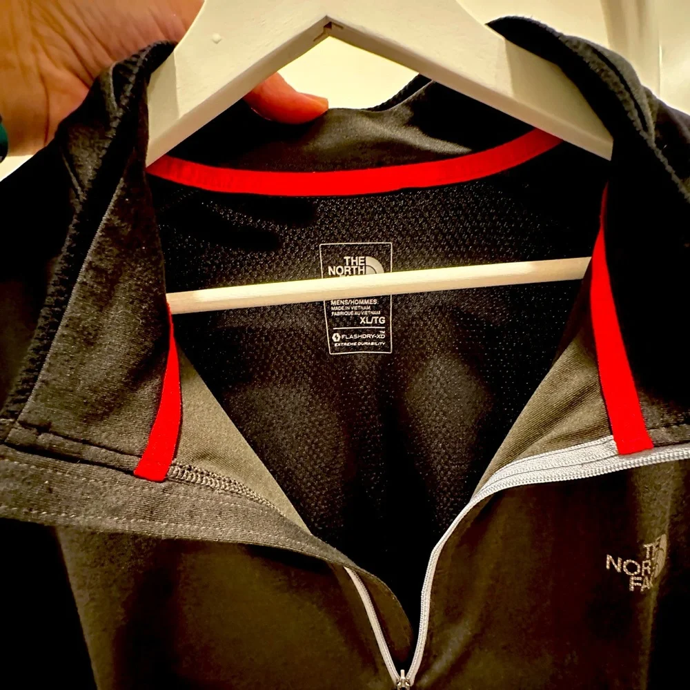 The North Face Men's Black Top Large - Picture 2 of 9